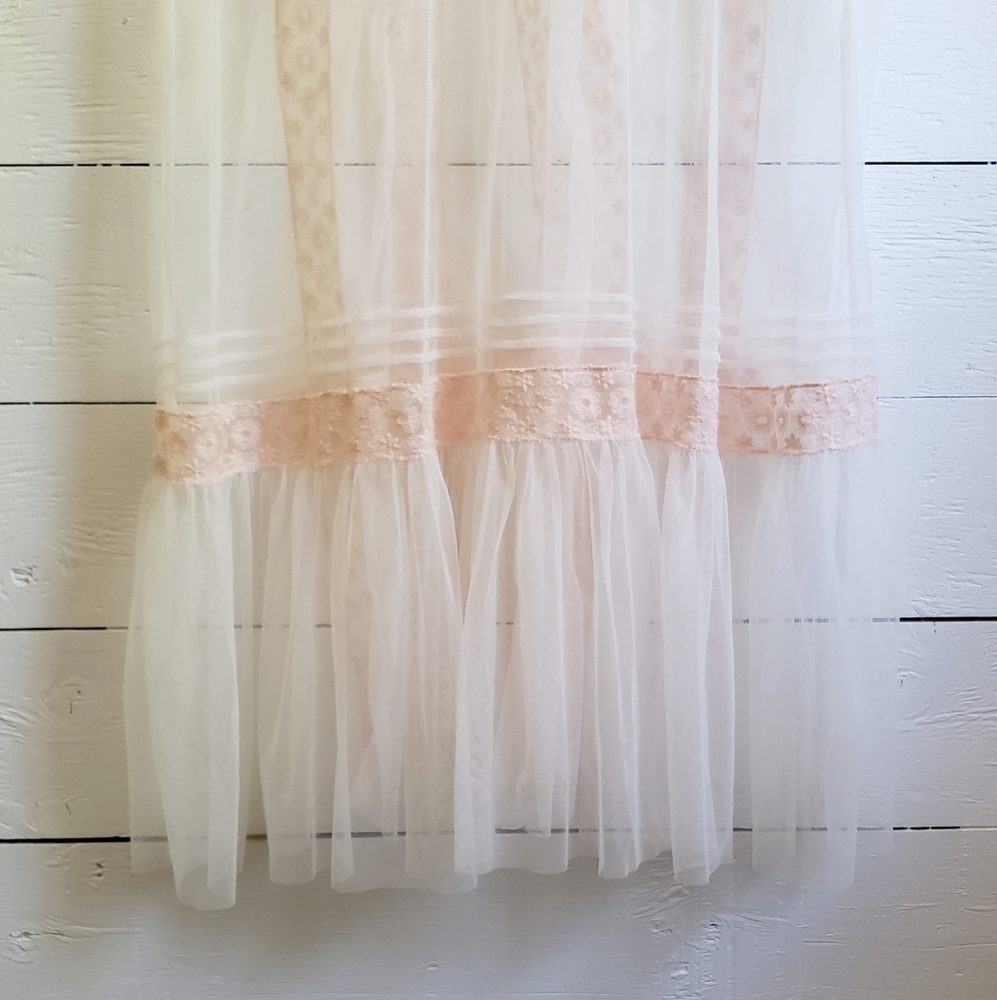 Sheer Dress White Tulle with Blush Crochet Size 1X Ethereal - Picture 3 of 8